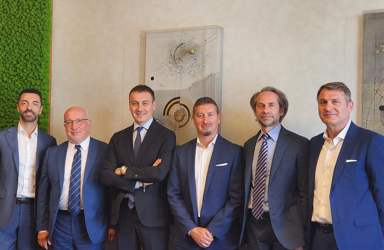 <p class="x" style="text-align:justify"><span style="font-family:"Calibri Light",sans-serif">Padania Acque ha sottoscritto un finanziamento di 11,2 milioni di euro con un pool di cinque banche, coordinato da Intesa Sanpaolo (Divisione IMI CIB) in qualità di banca agente e comprensivo di Banco BPM S.p.A., Crédit Agricole Italia S.p.A., Credito Padano – Banca di Credito Cooperativo s.c. e Cassa di Risparmio di Bolzano S.p.A.. </span></p>
<p class="x" style="text-align:justify"><span style="font-family:"Calibri Light",sans-serif">La nuova linea di credito, della durata di tre anni (fino al luglio 2028), è destinata a sostenere il maxiprogetto <i>E.A.S.I. Efficientamento Reti Acquedottistiche tramite Sistema Integrato</i>, il quale è stato finanziato per oltre 23 milioni di euro dal Piano Nazionale di Ripresa e Resilienza (PNRR), di cui 19 milioni a fondo perduto. </span></p>